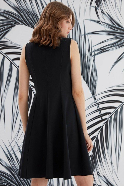 Sıfır Yaka Ve Kup Biye Detaylı Kolsuz Elbise-Siyah - 6