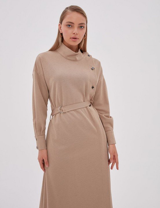 Dik Yaka Düğme Detaylı Elbise-Bej - 2