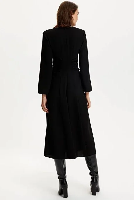 Kadın Büzgülü Volanlı Krep Elbise - Siyah - 4